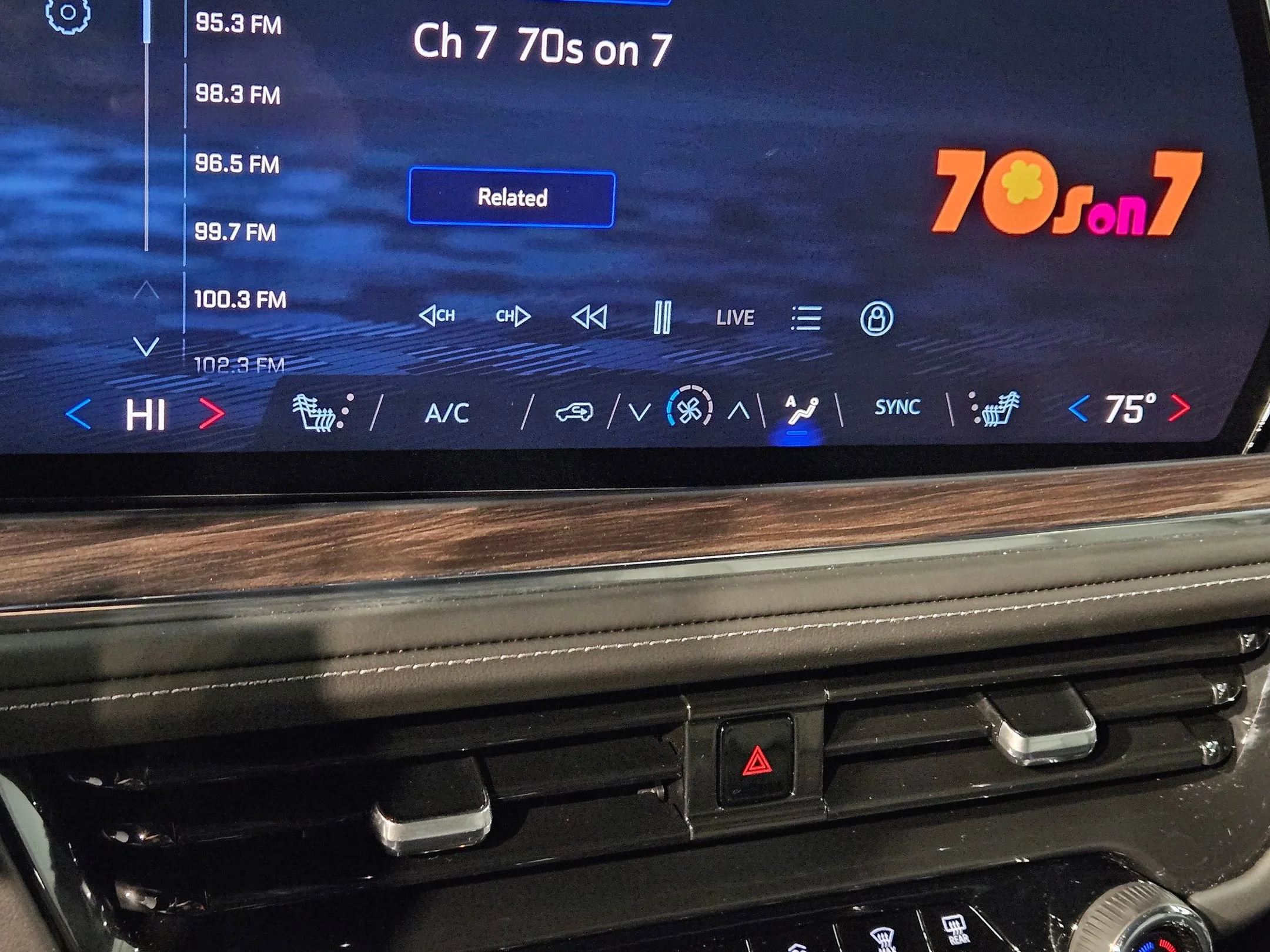 Used 2025 Black Chevrolet Z71 image 31