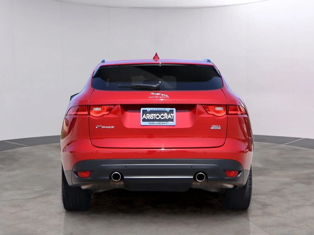 Used 2017 Red Jaguar 35t Prestige image 6