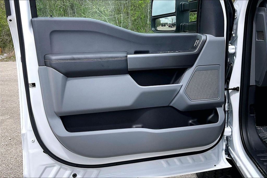 New 2026 Ford Super Duty F-350 XL 4D Crew Cab