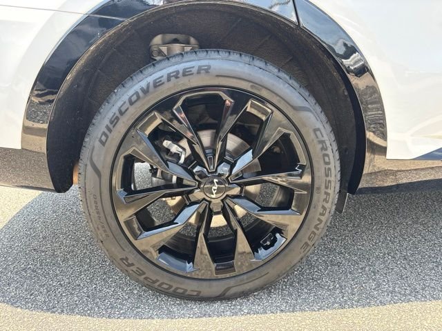Used 2022 White Kia SX image 9