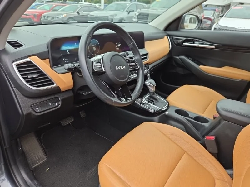 Used 2024 Gravity Gray Kia EX image 9