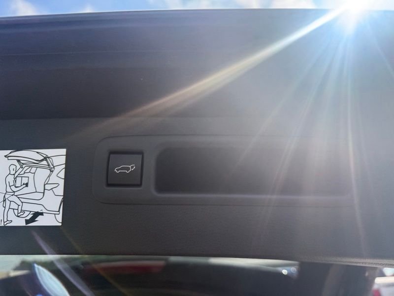 Used 2024  Toyota XLE image 8