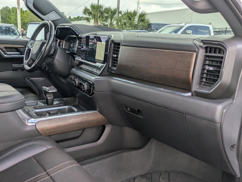 Used 2023 IRIDESCENT PEARL TRICOAT Chevrolet High Country image 31