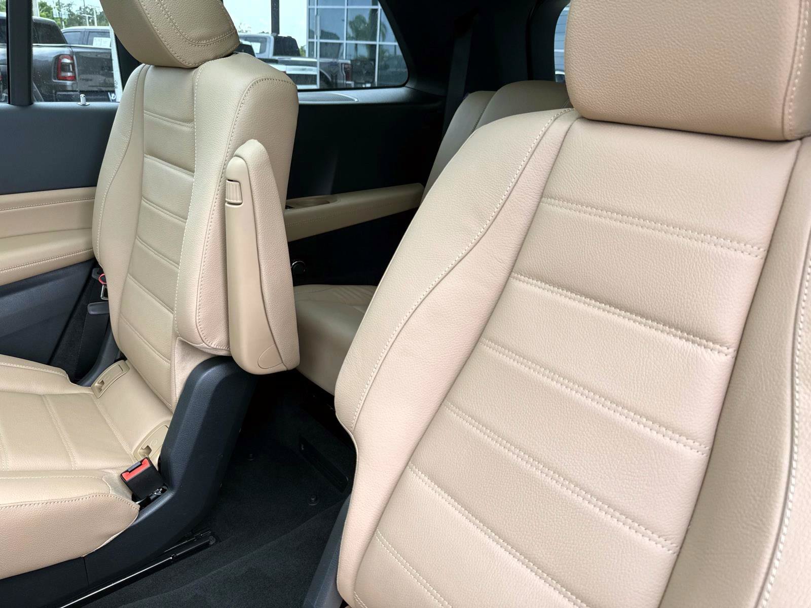 New 2026 Moonlight White Mercedes-Benz 450 4MATIC® SUV image 14