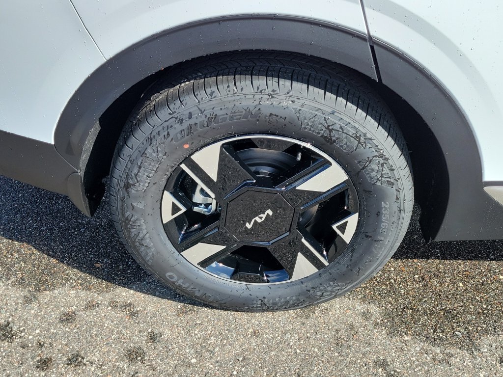 New 2027 Glacial White Pearl Kia LX image 38