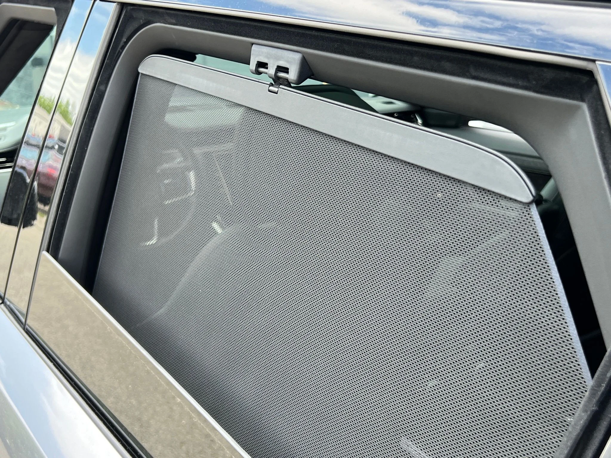 Used 2025 Gray Land Rover Autobiography image 32