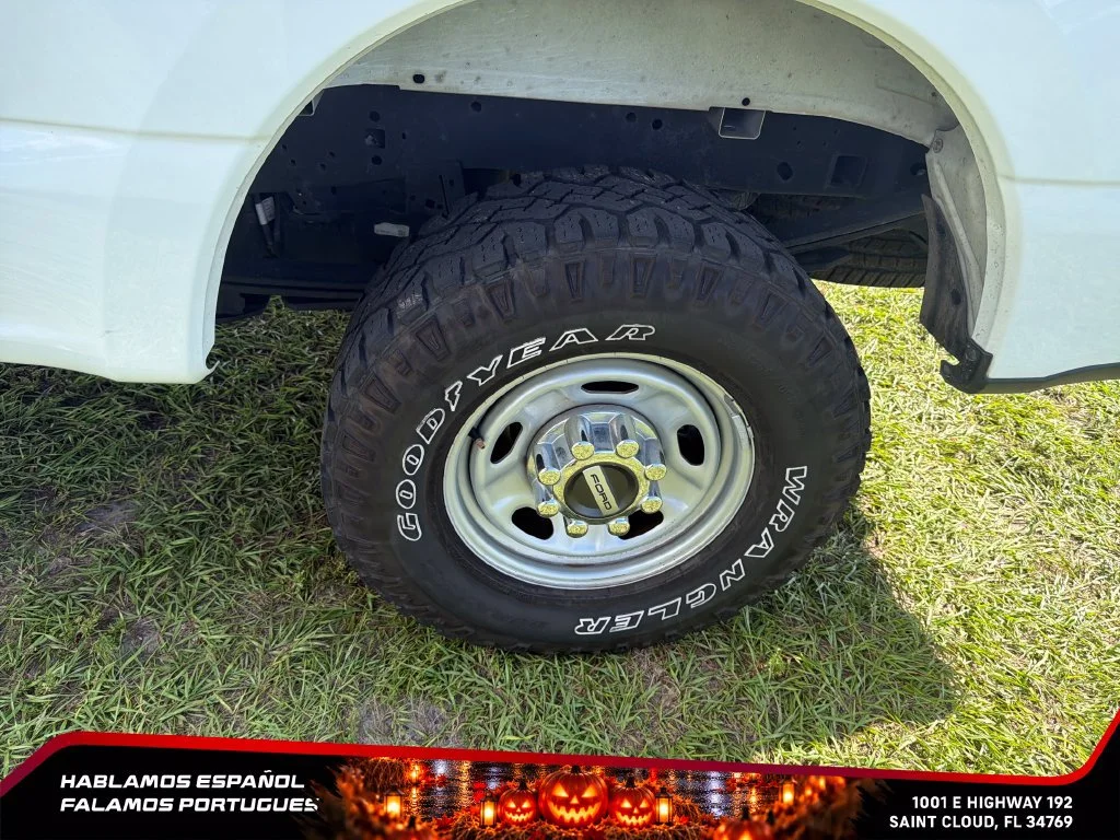 Used 2023 White Ford XL image 11