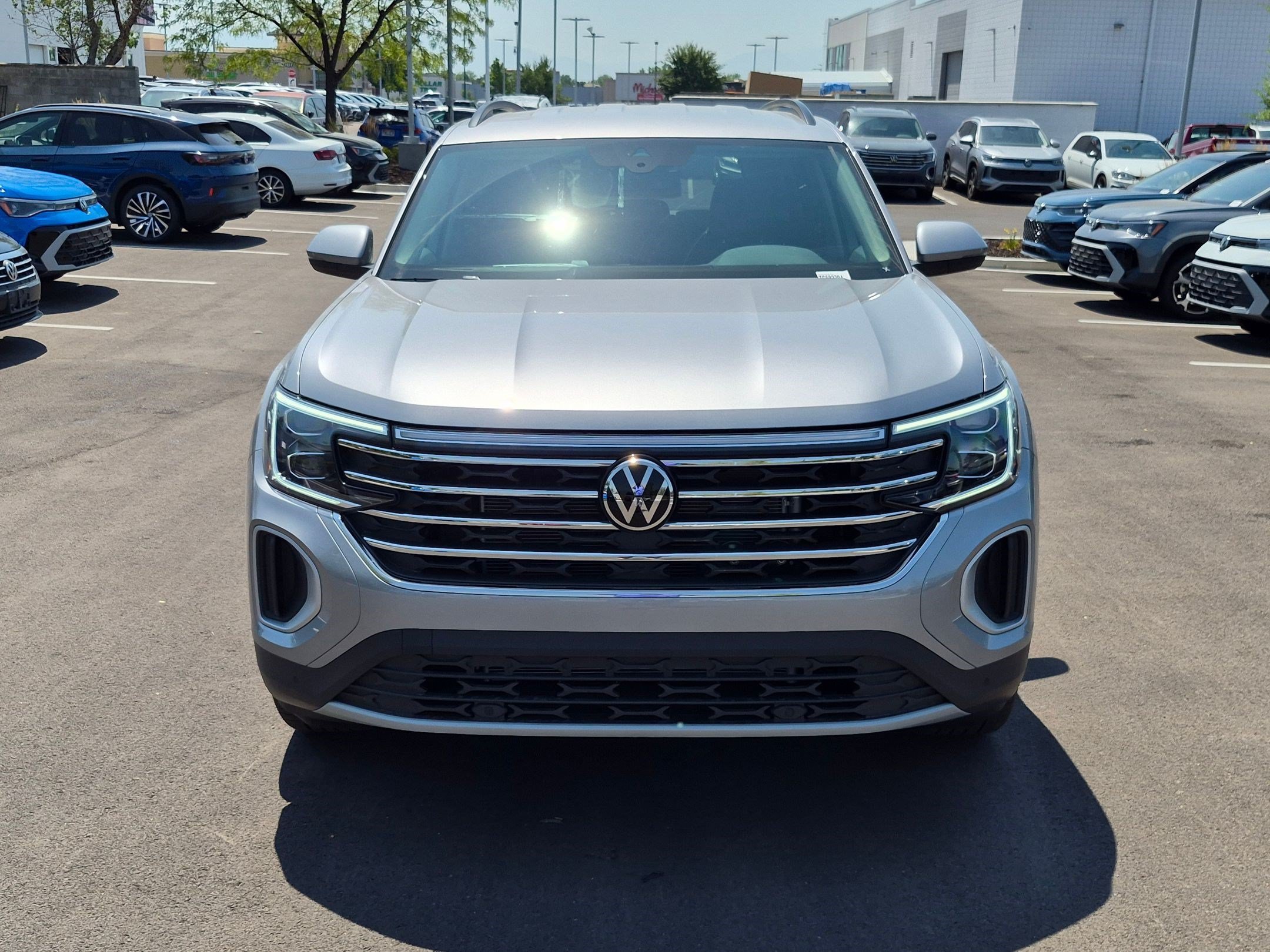 New 2026 Silver Mist Metallic Volkswagen 2.0T SE w/Technology image 9