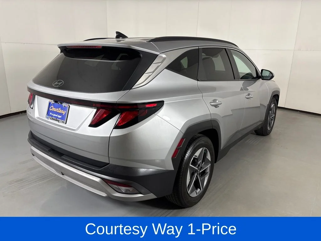 Used 2025 Silver Hyundai SEL image 11