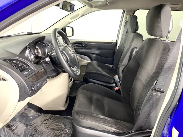 Used 2018 Blue Dodge SE image 13