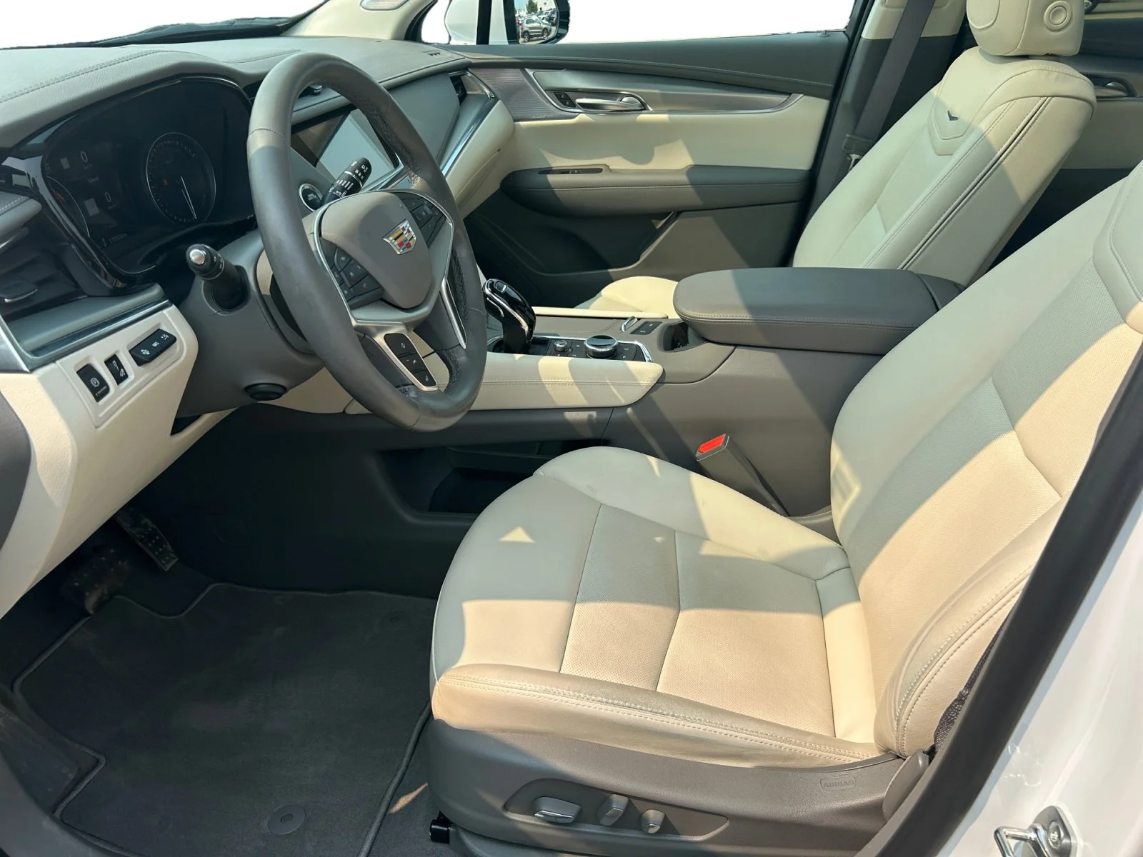 Certified Used 2025 White Cadillac AWD Premium Luxury Leather Sunroof Navigation V6 image 14