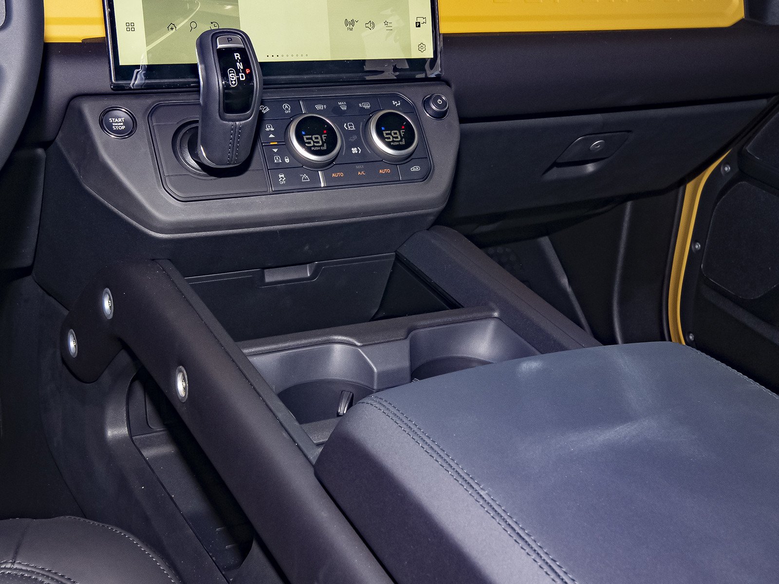 New 2026 Deep Sandglow Yellow Land Rover  image 29
