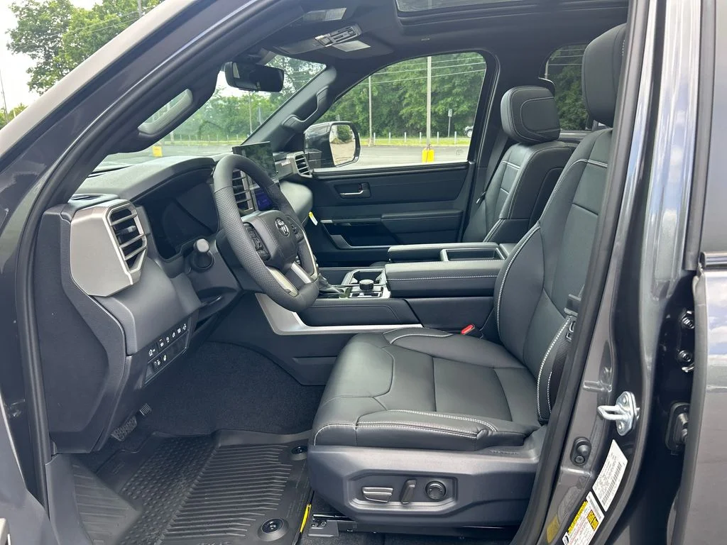 2026 Toyota Tundra Limited - Photo 17