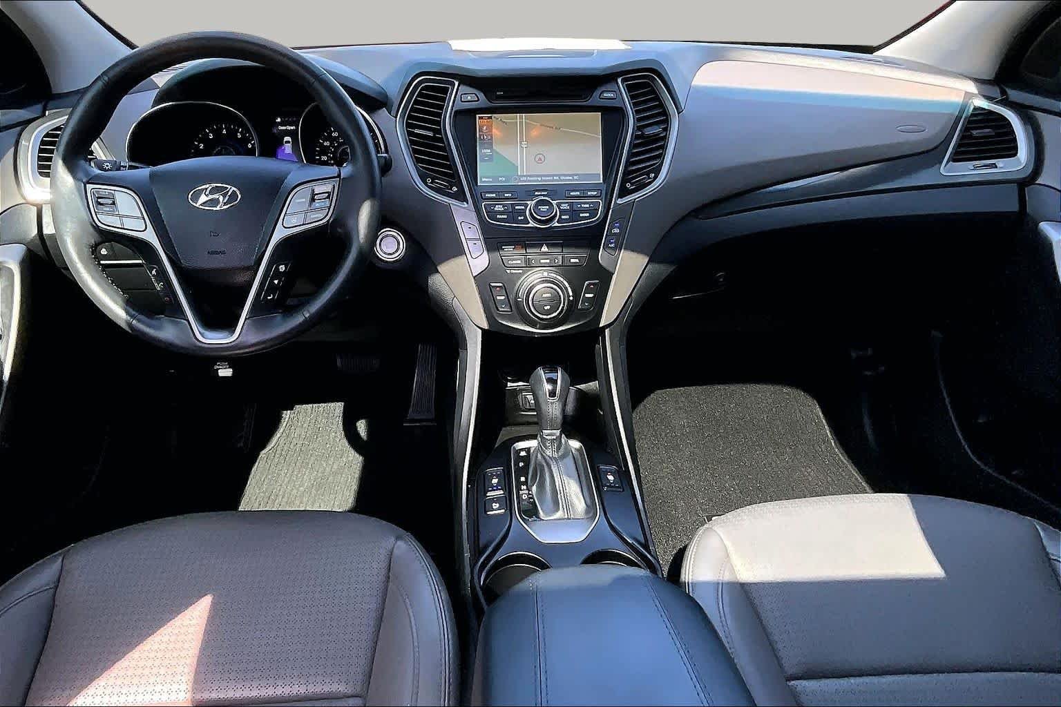 Used 2015 Mineral Gray Hyundai  image 16