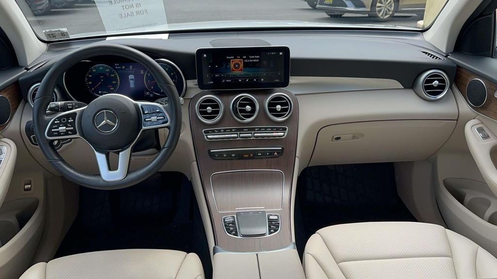 Used 2022 White Mercedes-Benz GLC 300 image 12