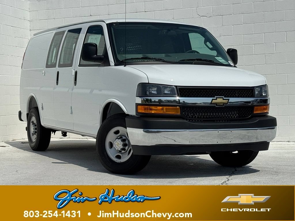 New 2026 Summit White Chevrolet WT image 1