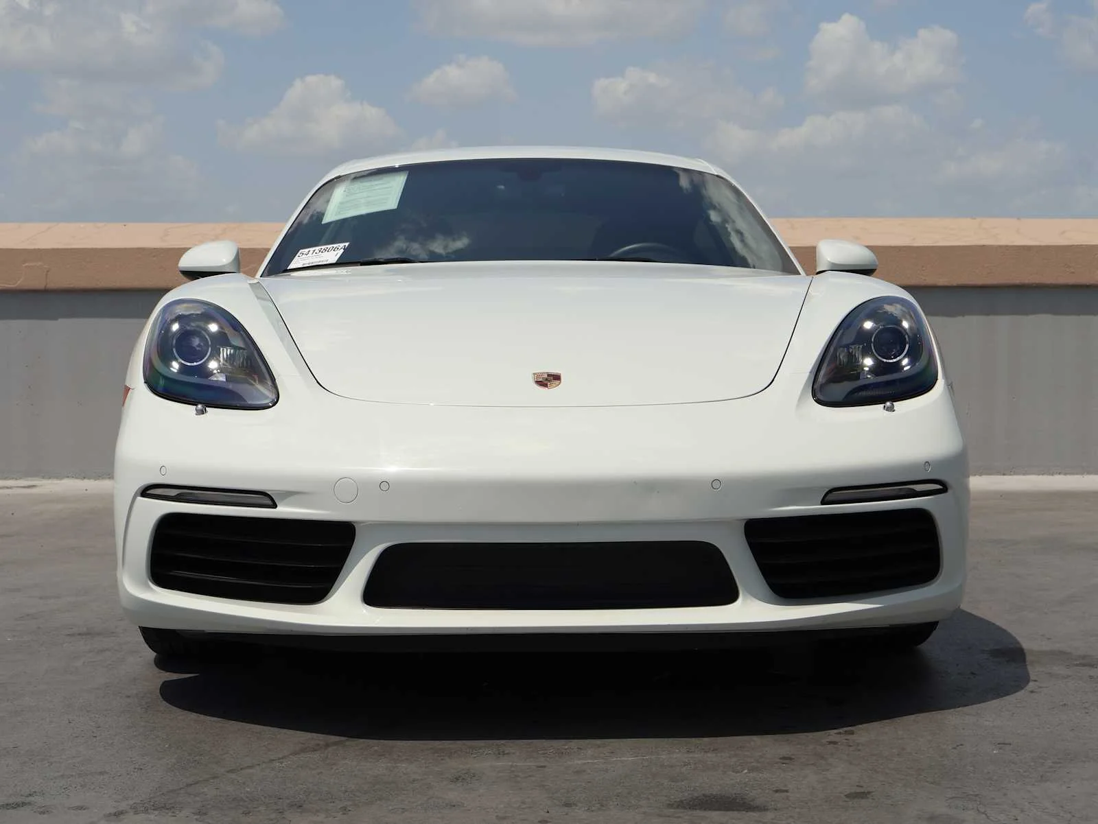 Used 2018 White Porsche  image 2