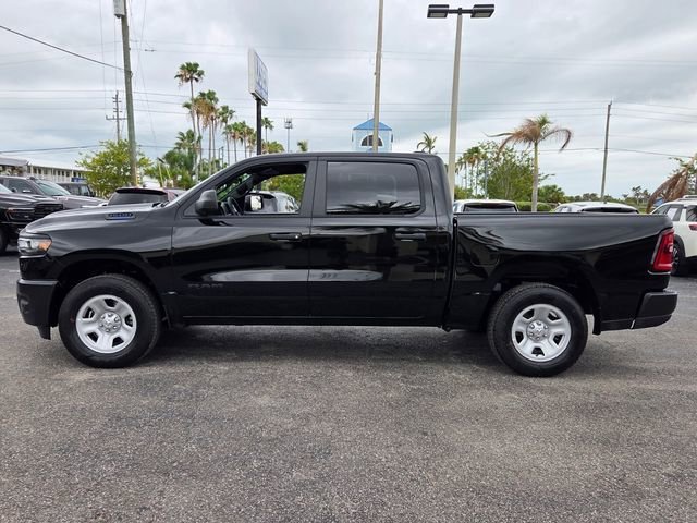 New 2026 Diamond Black Crystal Pearl-Coat Exterior Paint RAM Tradesman image 4