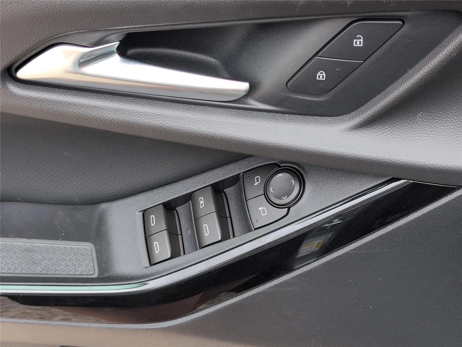 2026 Chevrolet Equinox LT - Photo 16