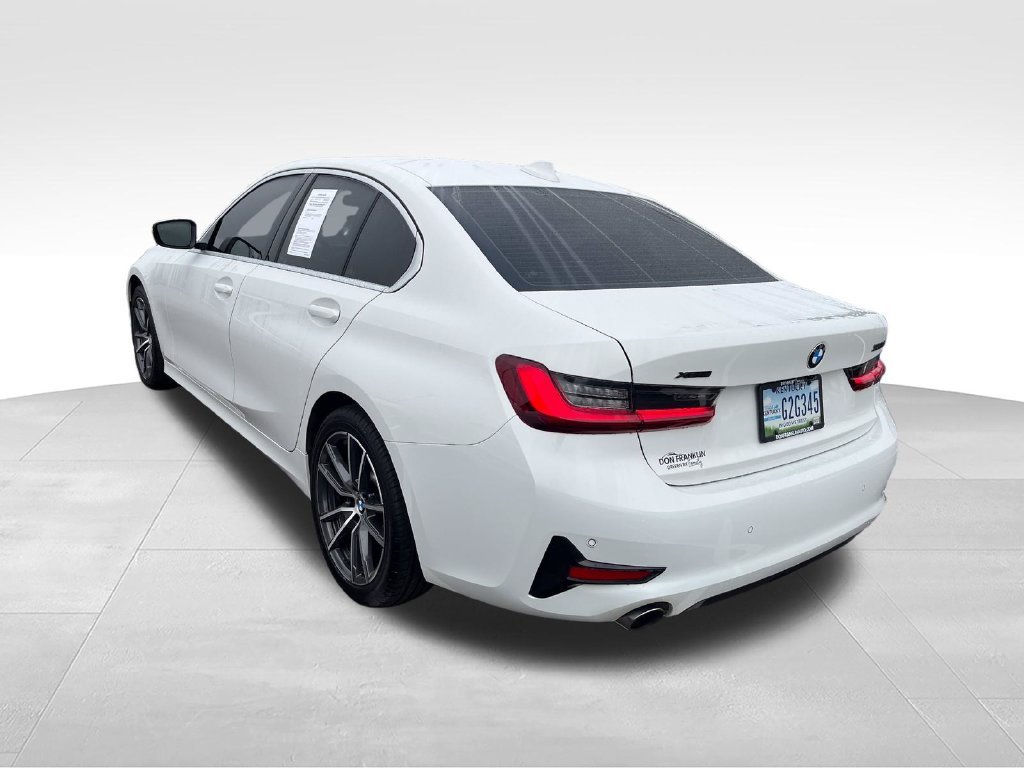 Used 2022 White BMW 330i xDrive image 3