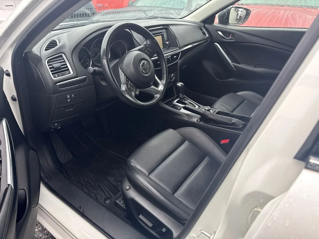 Used 2015 White Mazda i Touring image 3