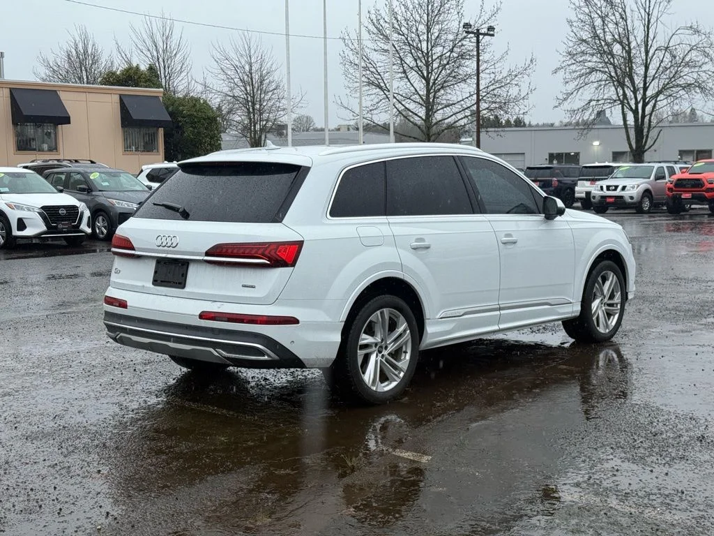 Used 2021 White Audi 55 Premium image 4