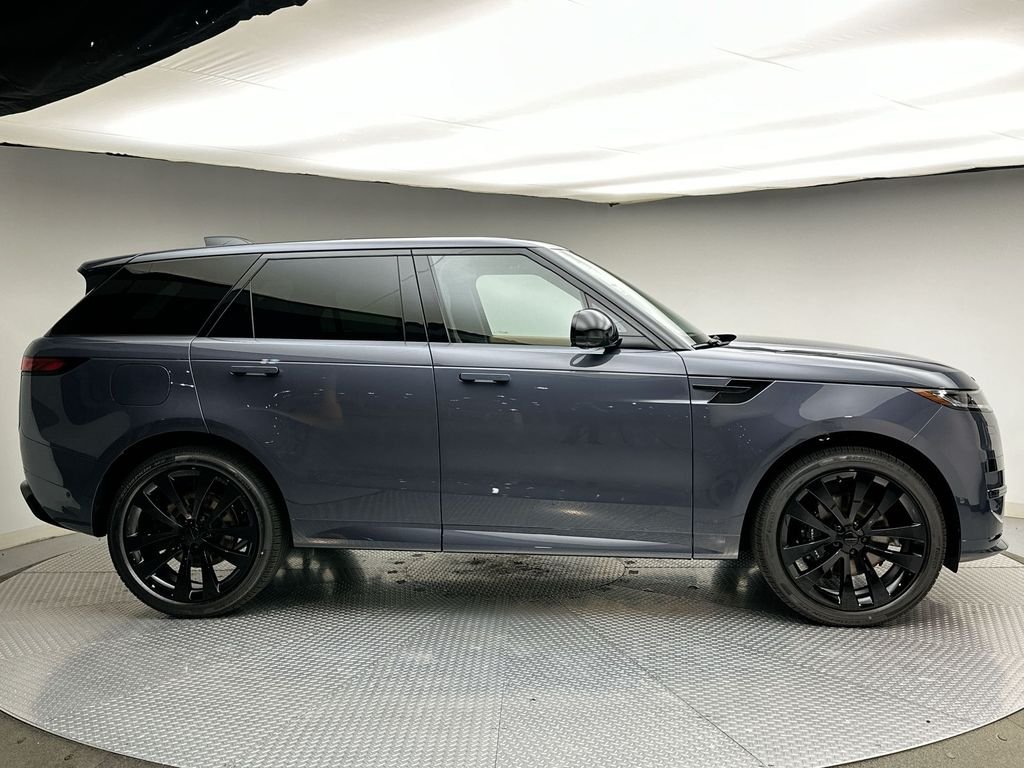New 2027 Varesine Blue Metallic Land Rover Dynamic SE image 4