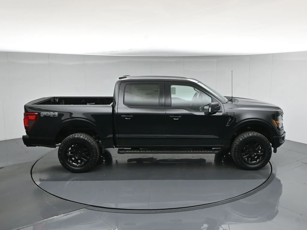 New 2026 Agate Black Metallic Ford XLT image 40