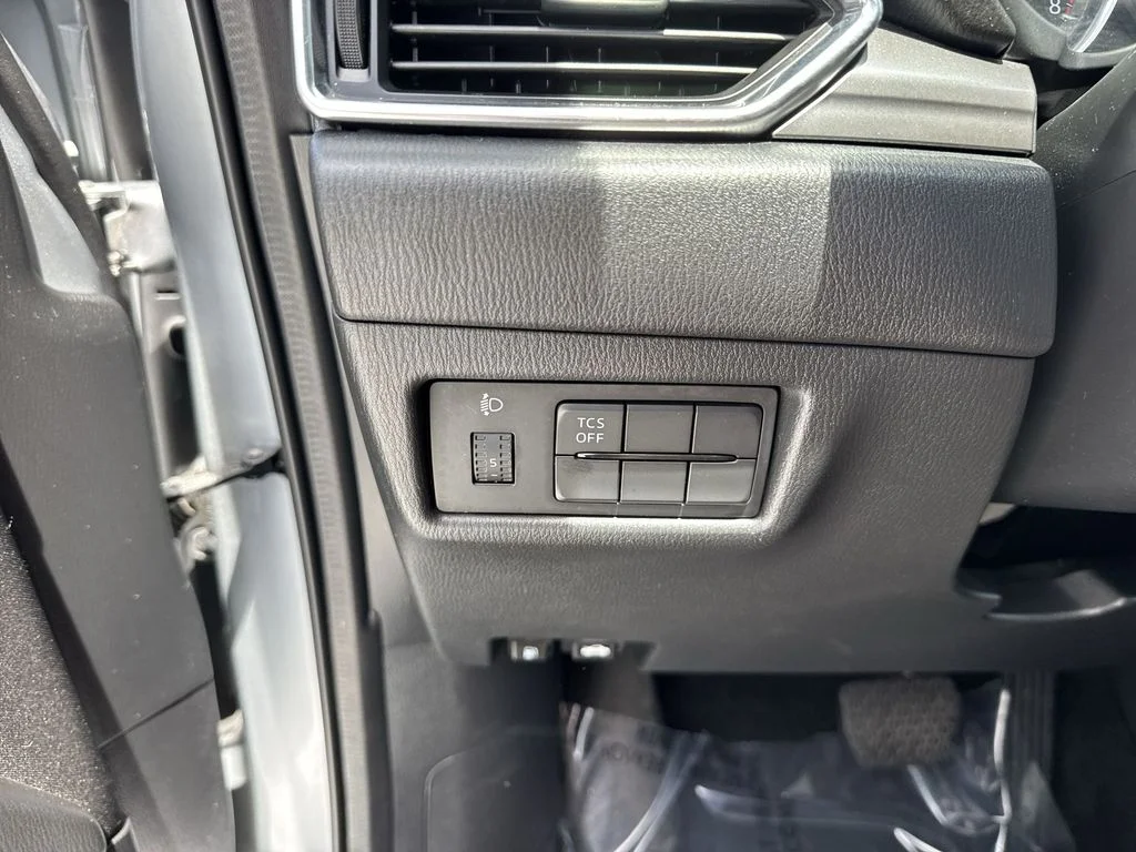 Used 2019 Sonic Silver Metallic Mazda Sport image 53