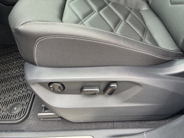 New 2026 Silver Mist Volkswagen 2.0T SE w/Technology image 7