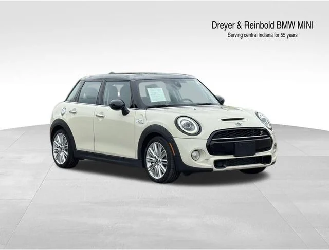 2019 MINI Hardtop Cooper S Signature's photo