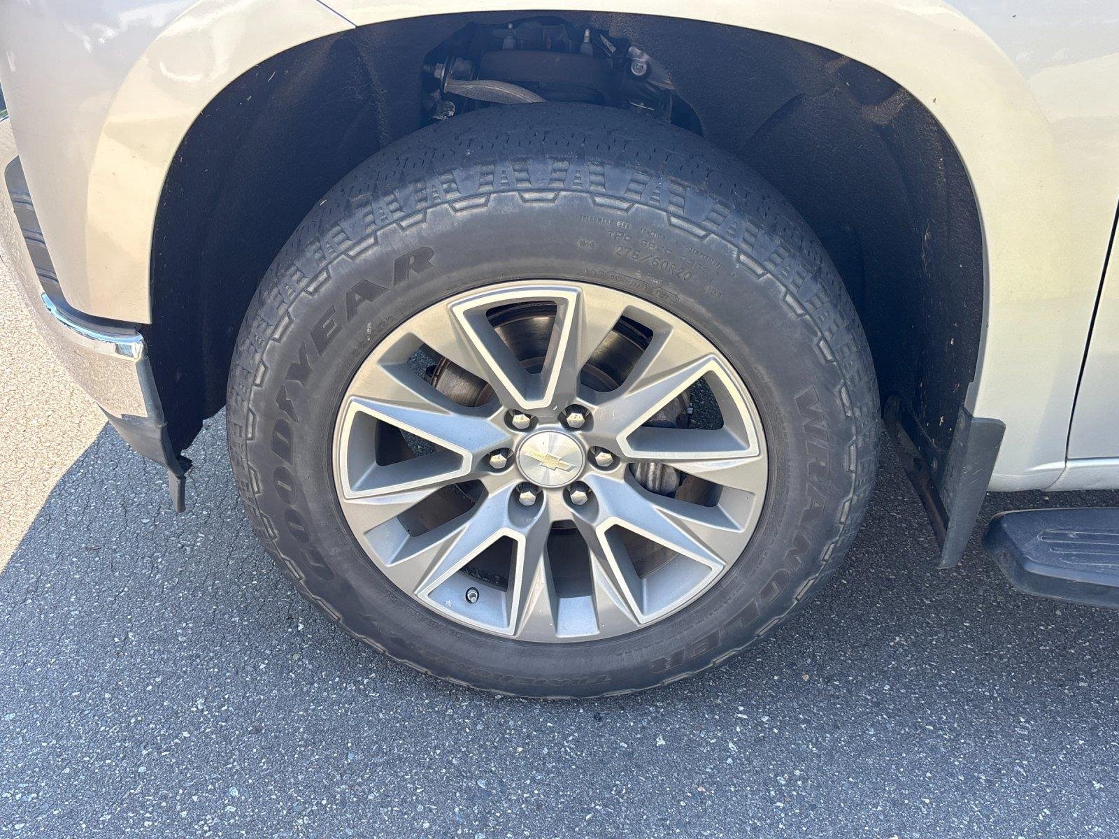 Used 2019 Silver Ice Metallic Chevrolet LT image 9