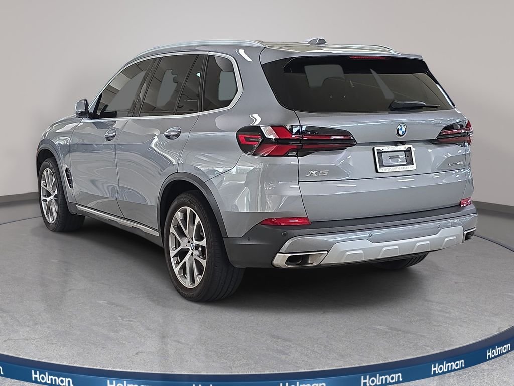 Used 2024 Skyscraper Gray Metallic BMW sDrive40i image 9