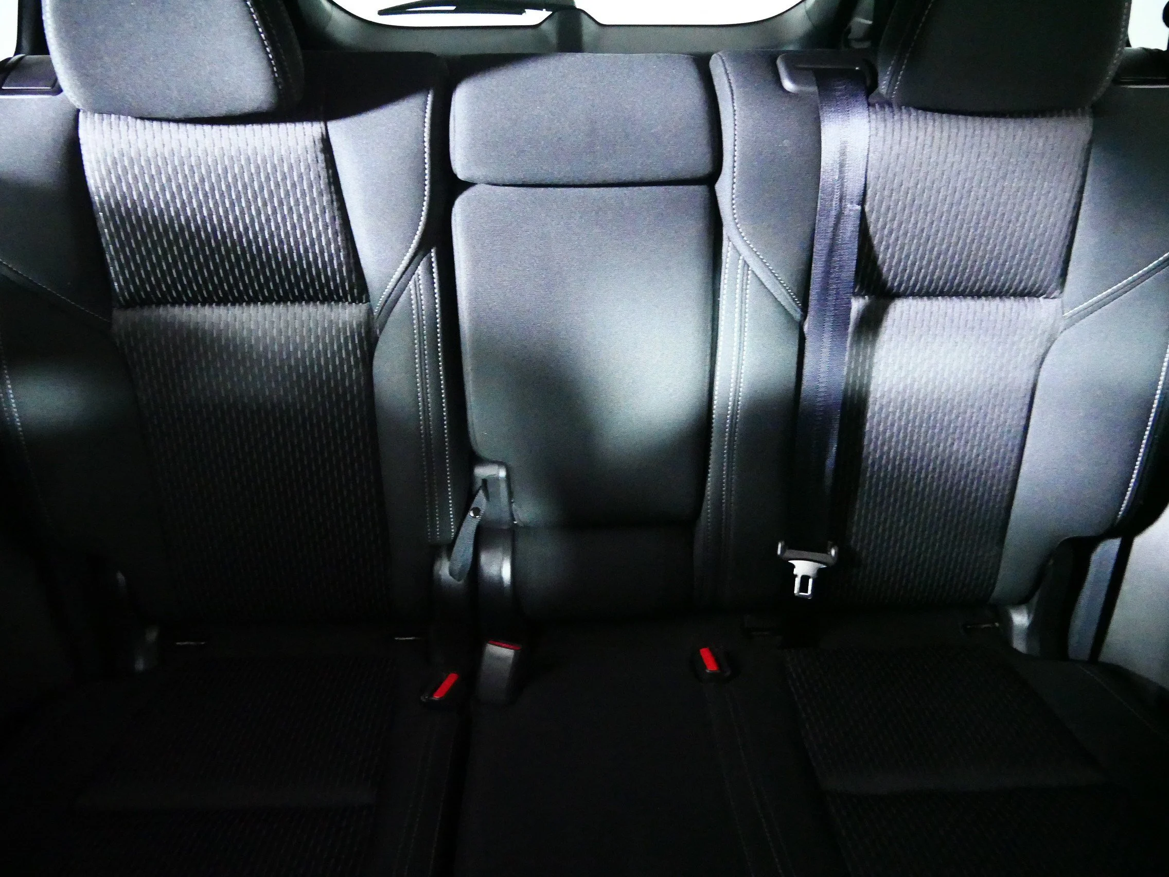Used 2025 Red Diamond Mitsubishi ES image 13