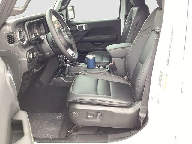 New 2026 Bright White Clearcoat Jeep 4-DOOR SAHARA image 10