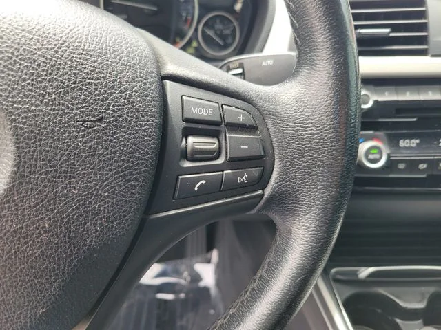 Used 2018 Black BMW 320i xDrive image 22