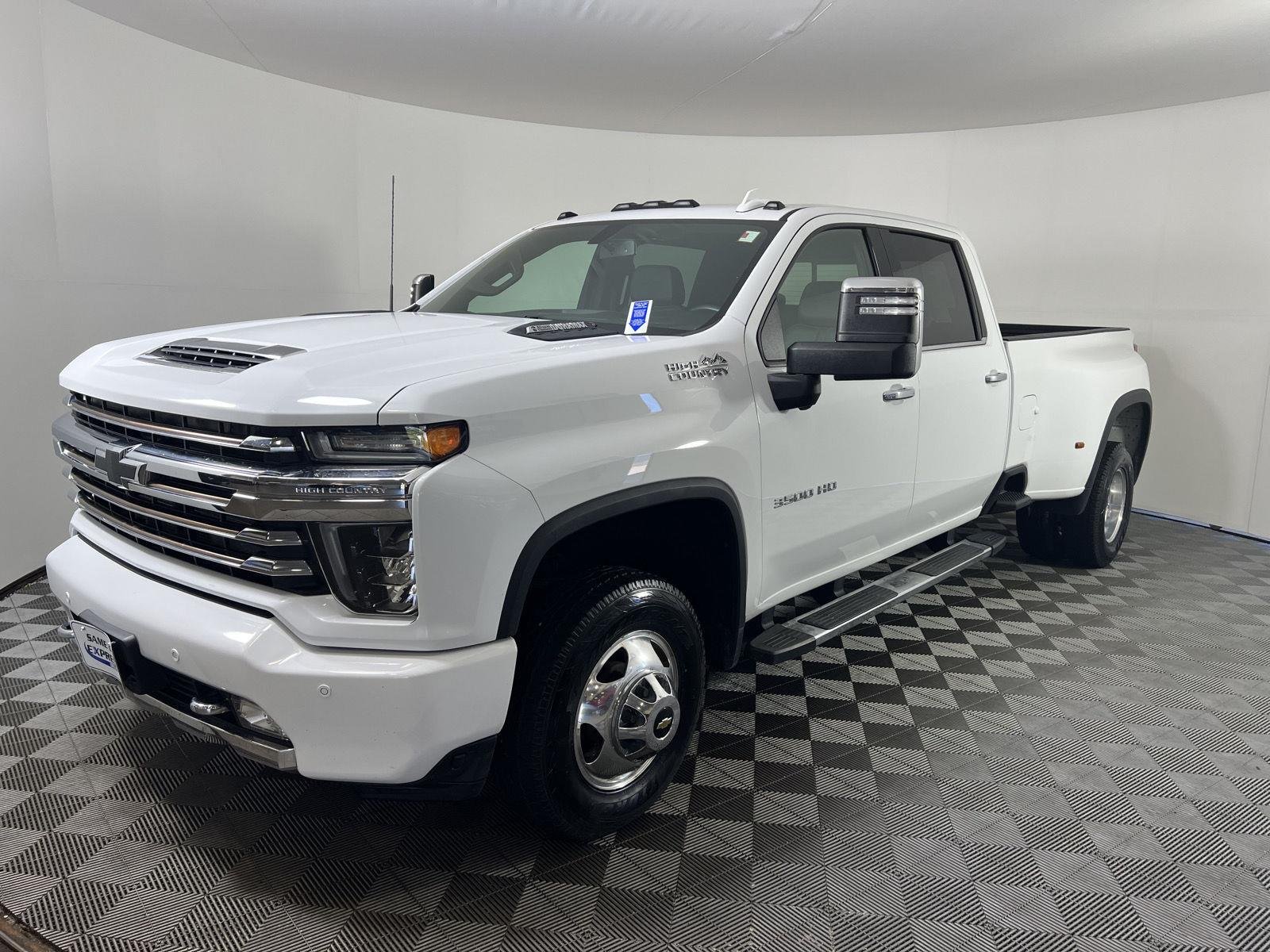 Used 2022 Summit White Chevrolet High Country image 27