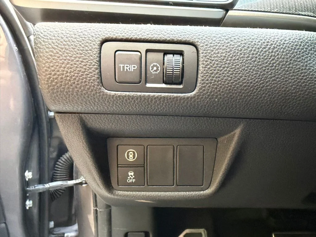 Used 2018  Honda Sport image 14