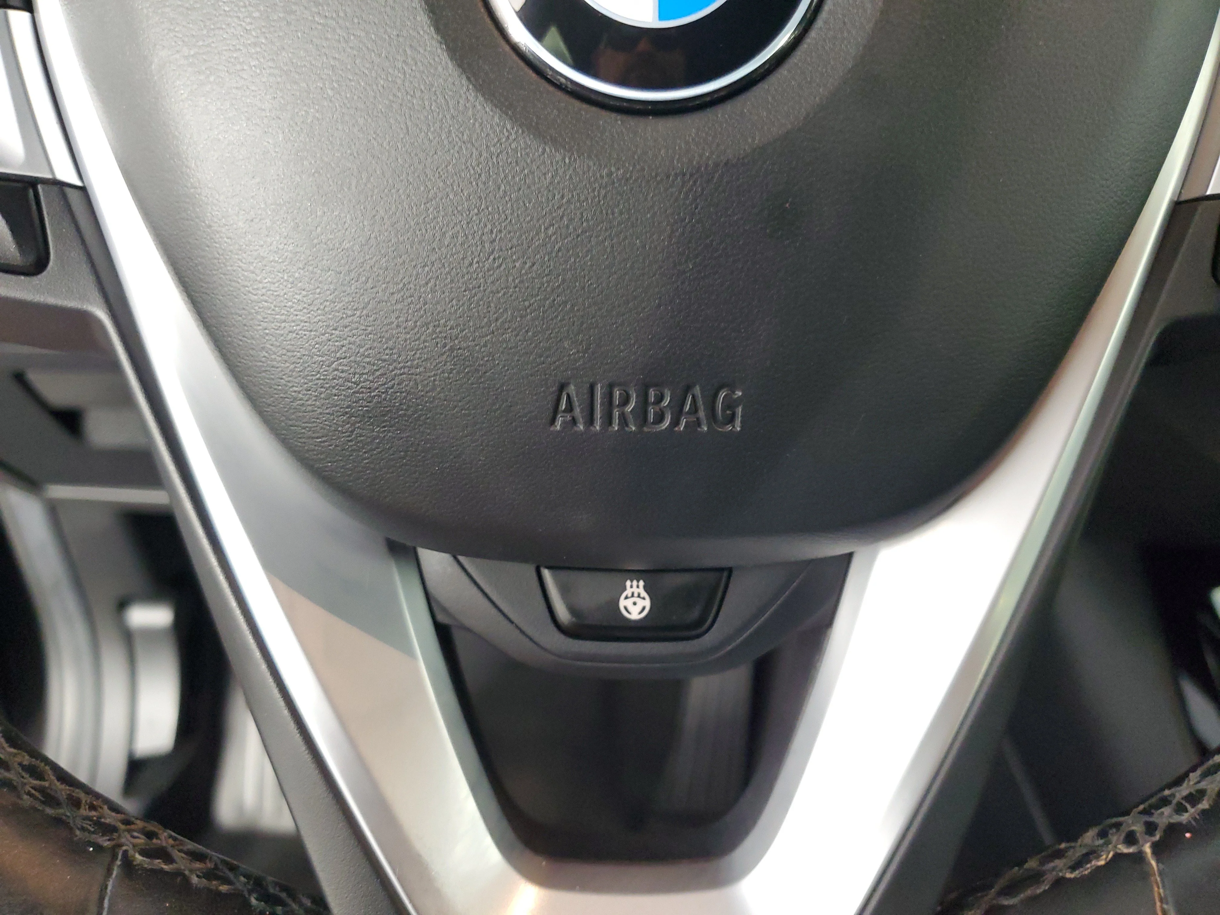 Used 2019 Dark Graphite Metallic BMW sDrive30i image 25