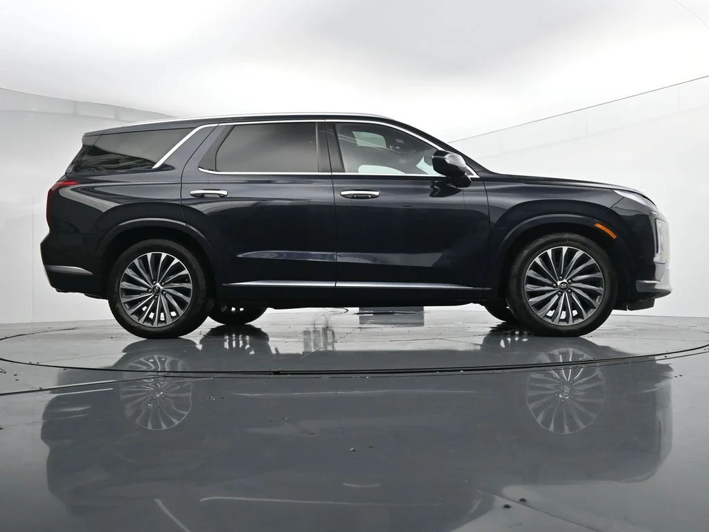 Used 2024 White Hyundai Calligraphy image 33