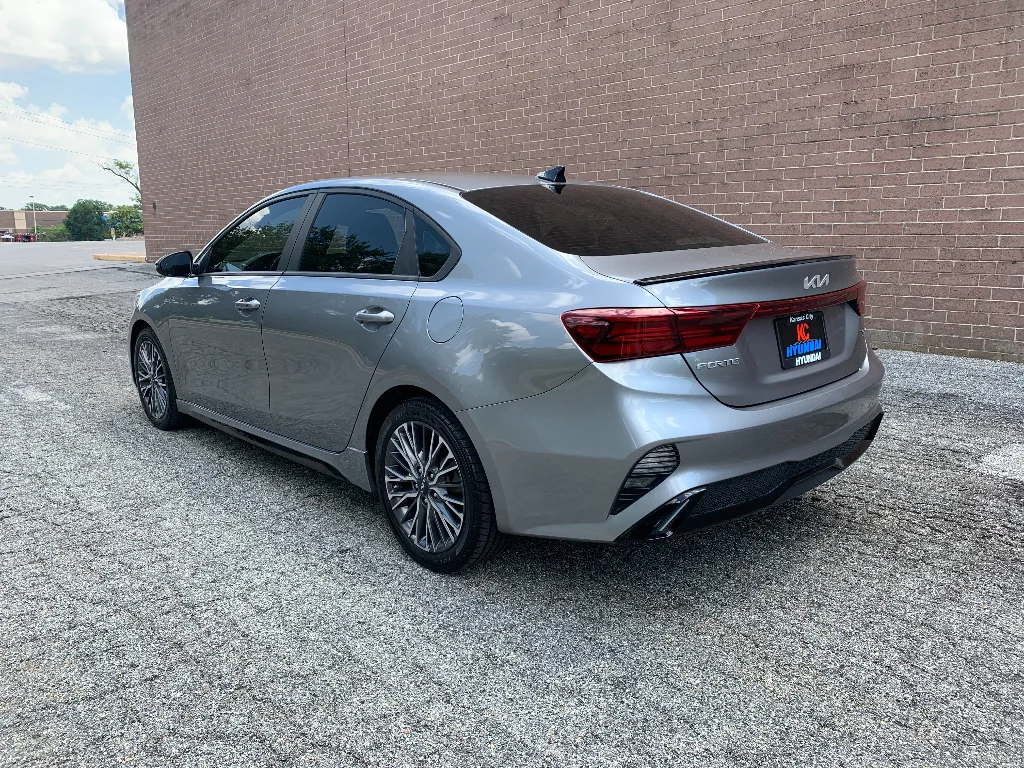 Used 2022 Steel Gray Kia GT-Line image 3