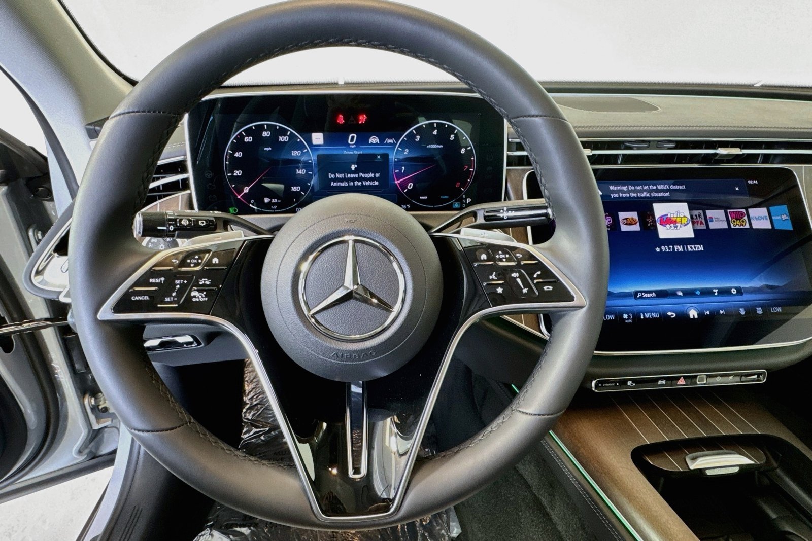 New 2026 MANUFAKTUR Alpine Grey Mercedes-Benz E 450 image 11