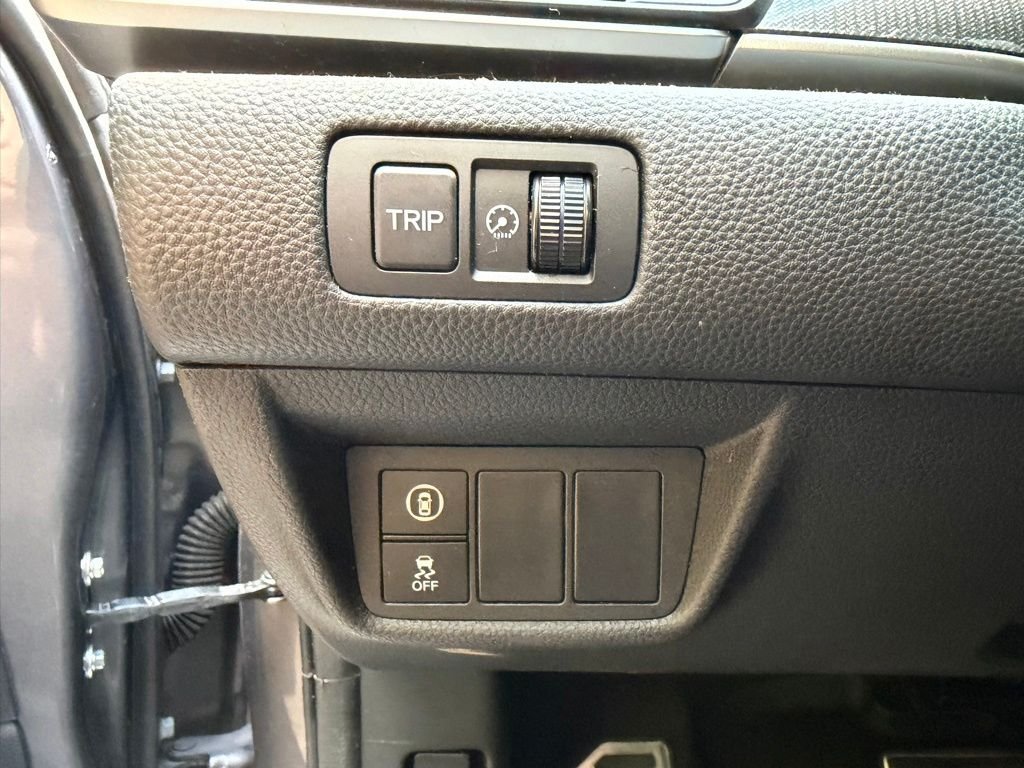 Used 2018  Honda Sport image 14