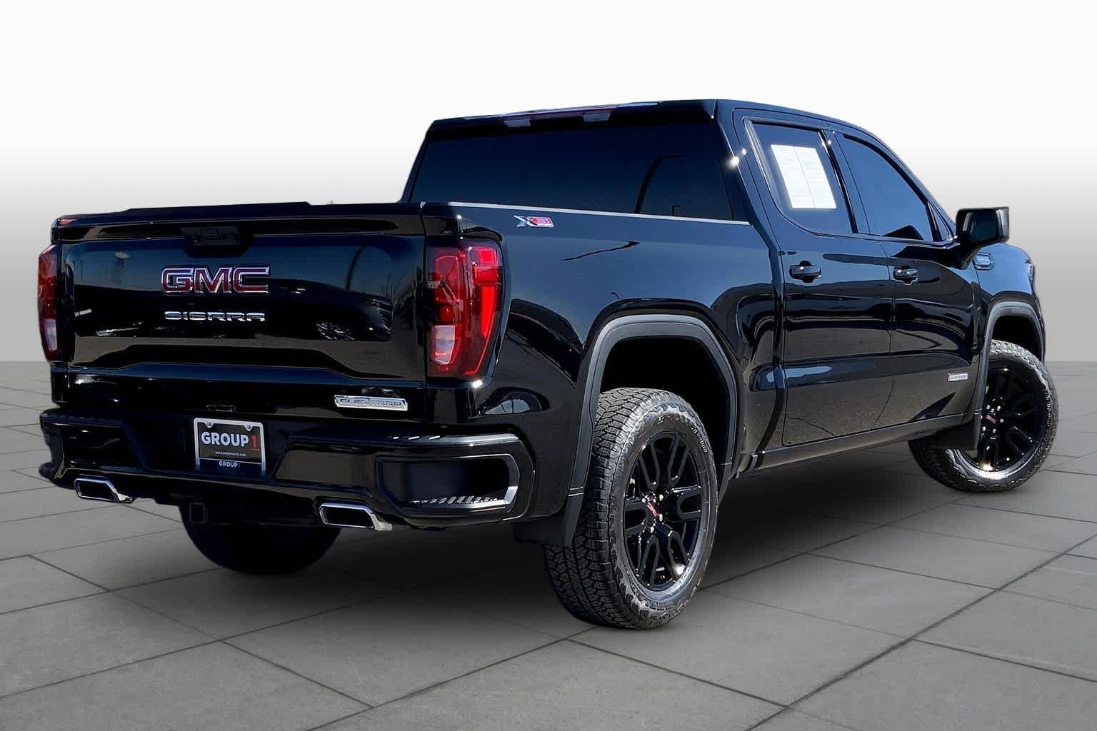 Used 2024 Onyx Black GMC Elevation image 13