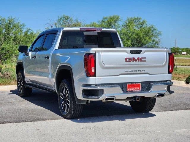 Used 2022 Quicksilver MET GMC SLT 4x4 Crew Cab 5.75 ft. box 147.4 in. WB image 5