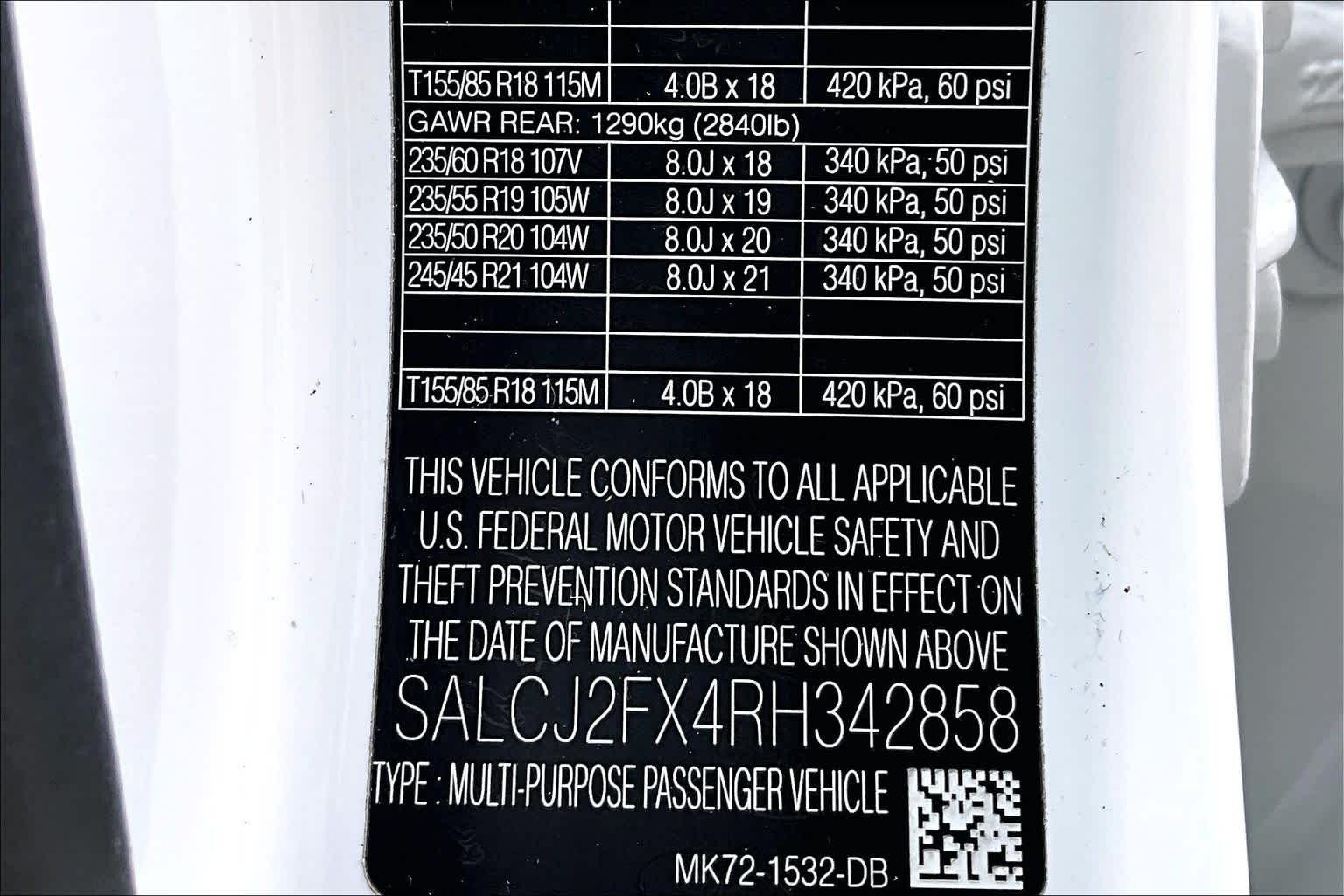Used 2024 Fuji White Land Rover Core S image 37