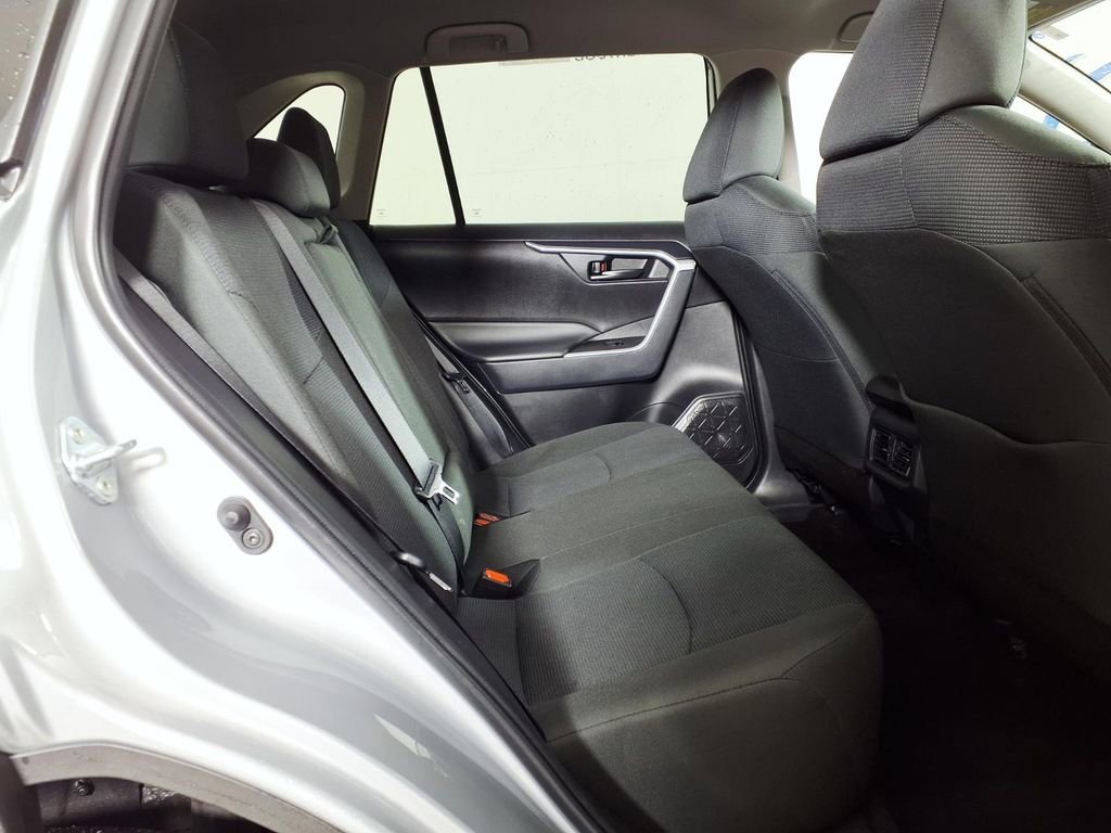 2025 Toyota RAV4 LE - Photo 10