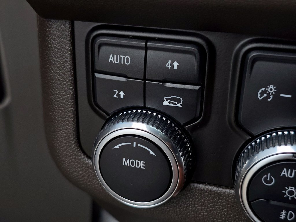 2022 GMC Yukon SLT - Photo 34
