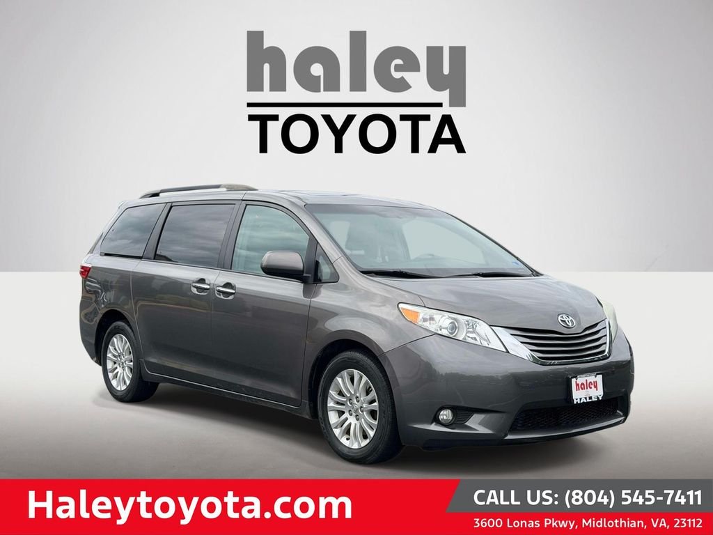 2015 Toyota Sienna XLE V6 8-Passenger's photo