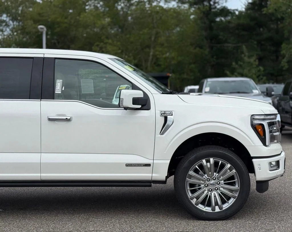 New 2026 Star White Metallic Tri-Coat Ford Platinum® image 2